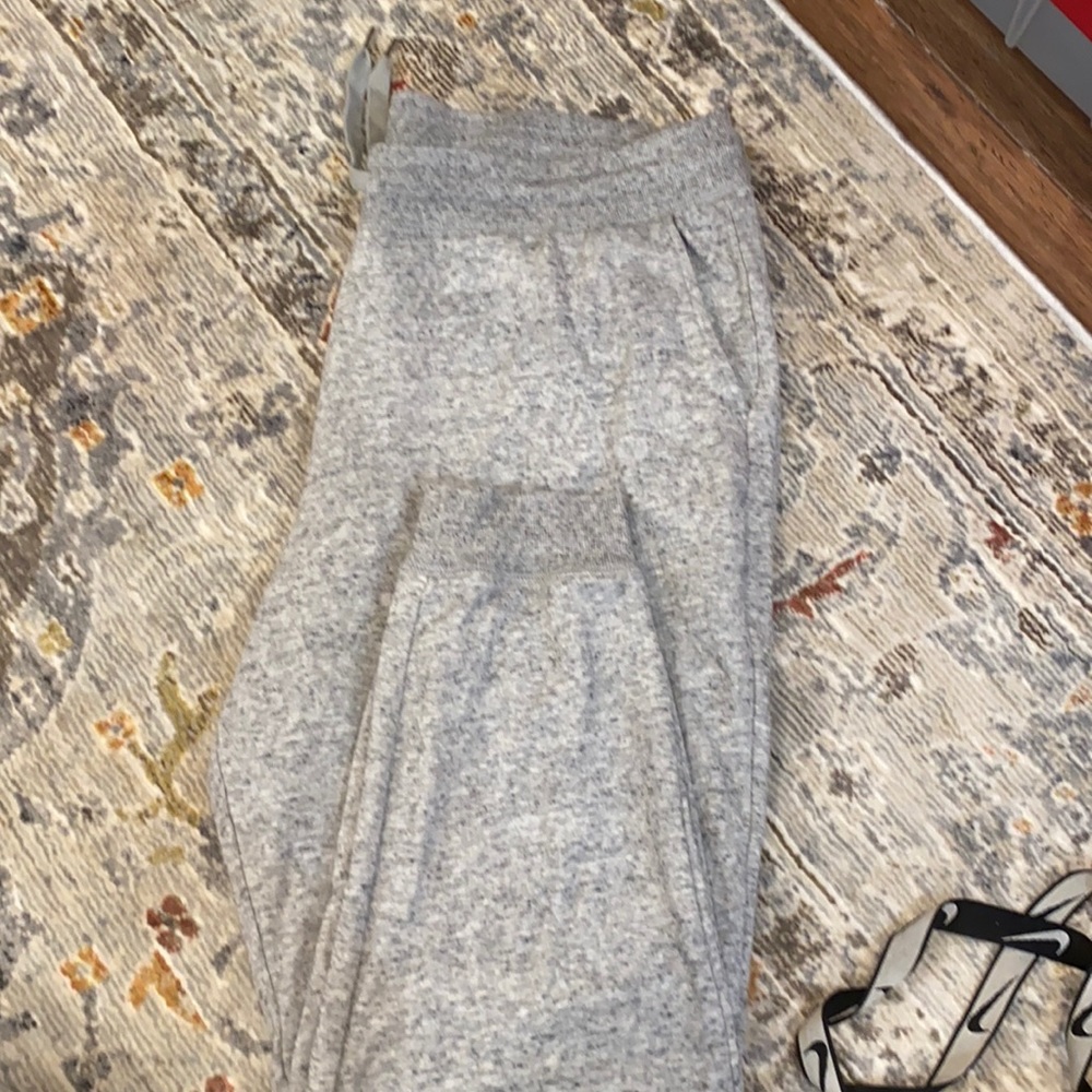 grey sweatpants